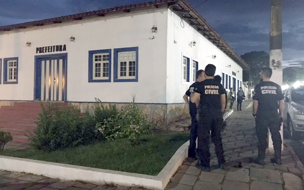 AÃ§Ã£o contra fraude e desvio de dinheiro prende empresÃ¡rios, secretÃ¡rios e assessores da Prefeitura de PirenÃ³polis â?? Foto: PolÃ­cia Civil/DivulgaÃ§Ã£o