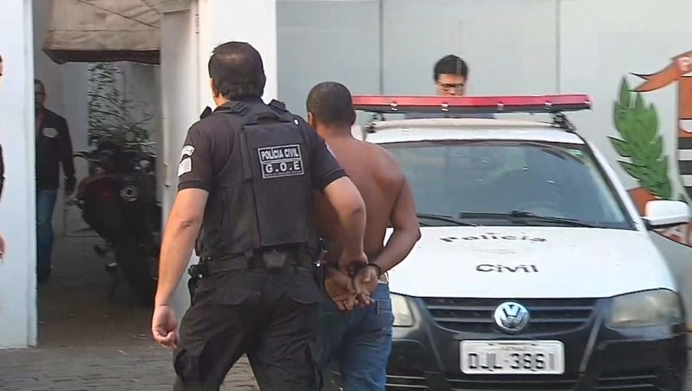 Homem preso em AraÃ§atuba durante a operaÃ§Ã£o Homem de Ferro, que busca envolvidos no assalto a Protege (Foto: ReproduÃ§Ã£o/TV TEM)