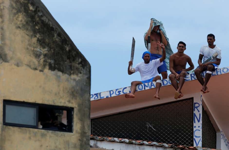 Resultado de imagem para Vídeos revelam suposto canibalismo em presídio de Alcaçuz; governo investiga