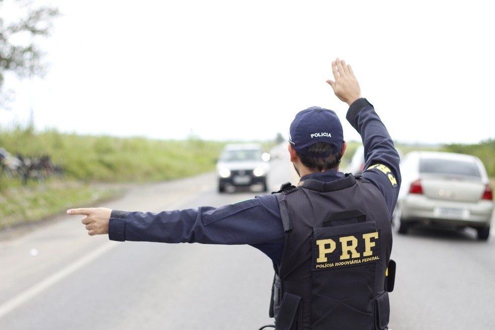 PRF registrou 6 mortes durante o feriadão de finados. Quase 5 mil veículos foram abordados durante operação especial  (Foto: Assessoria/PRF)