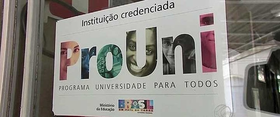 O Programa Universidade para Todos (Prouni) concede bolsas de estudo integrais e parciais (de 50%) em instituições privadas de educação superior (Foto: G1 )