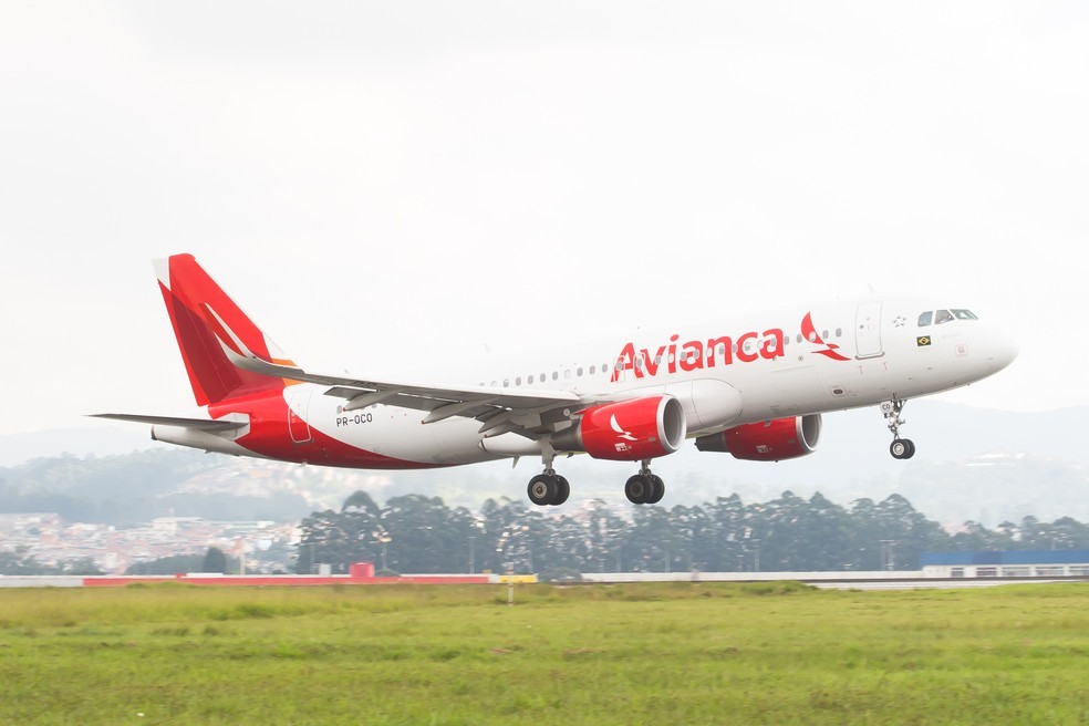 AviÃ£o da companhia aÃ©rea Avianca pousa no Aeroporto Internacional de SÃ£o Paulo - Cumbica (GRU), em Guarulhos. â?? Foto: Celso Tavares/G1