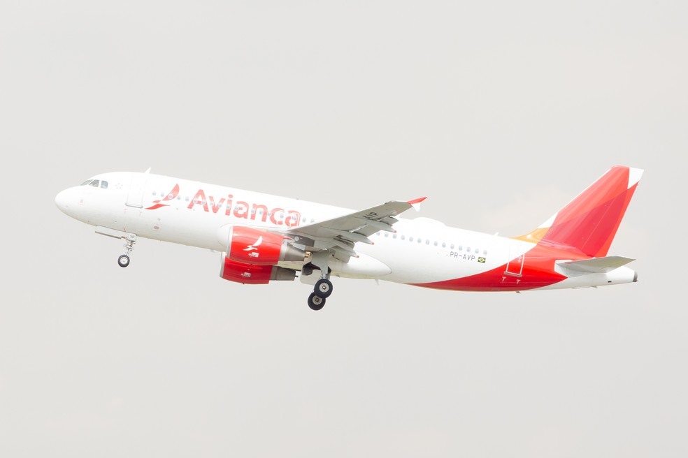 AviÃ£o da companhia aÃ©rea Avianca decola no Aeroporto Internacional SÃ£o Paulo - Cumbica (GRU), em Guarulhos â?? Foto: Celso Tavares/G1