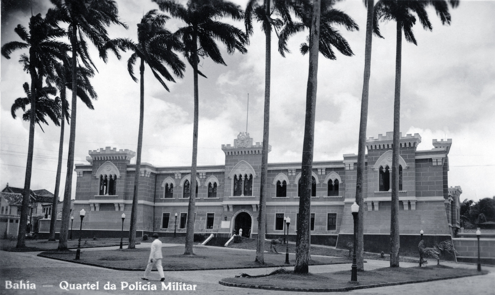 Resultado de imagem para fotos da sede da pm da bahia no bairro dos aflitos