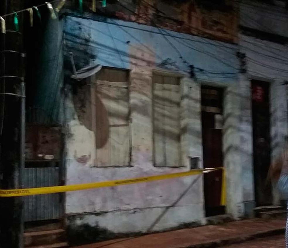 ImÃ³vel desabou parcialmente na madrugada desta sexta-feira (13), em Salvador (Foto: DivulgaÃ§Ã£o/Codesal)