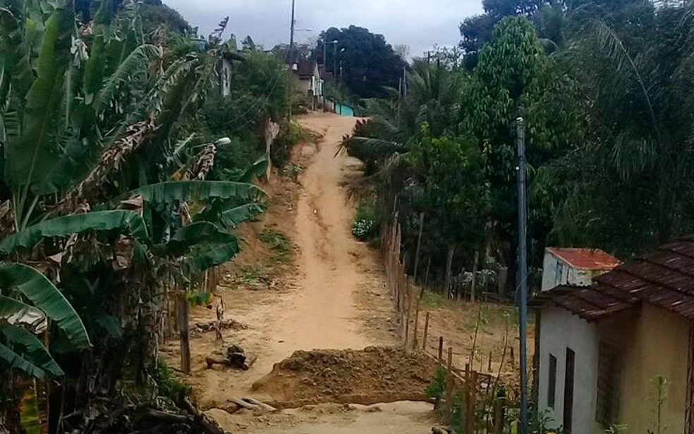 Homem cai do cavalo e morre em canal de esgoto (Foto: Edelvânio Pinheiro/Site Água Preta News)