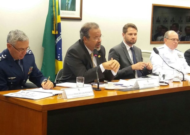 O ministro da Defesa, Raul Jungmann, durante audiência em comissão na Câmara (Foto: Bernardo Caram/G1)