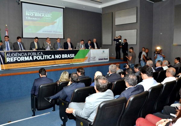 Na imagem, audiência pública que a Comissão da Reforma Política realizou no dia 13 de março, na Assembleia (Foto: Divulgação/AL-BA)