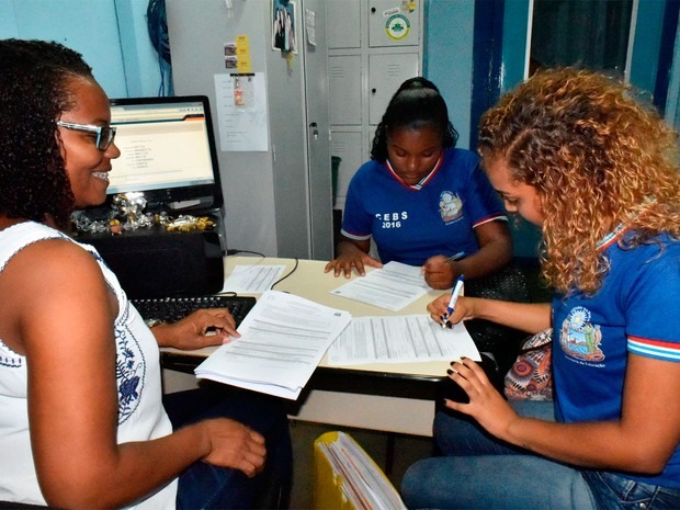 Renovação de matrícula na rede estadual de ensino da Bahia (Foto: Claudionor Junior)