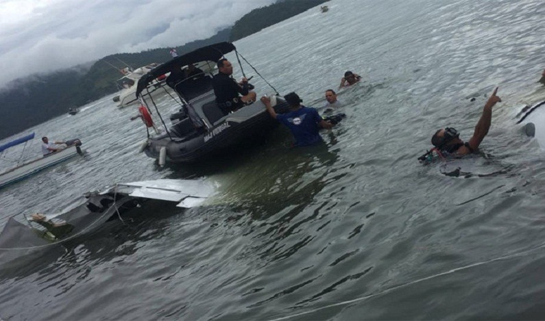 Resultado de imagem para Piloto do avião de Teori disse que esperaria fim da chuva para pousar, afirmam técnicos