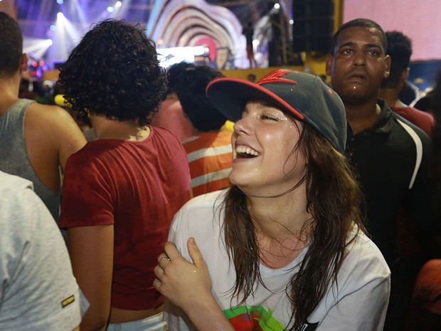 Alice Wegmann está em todas! (Foto: Mauro Zaniboni/Ag. Haack)