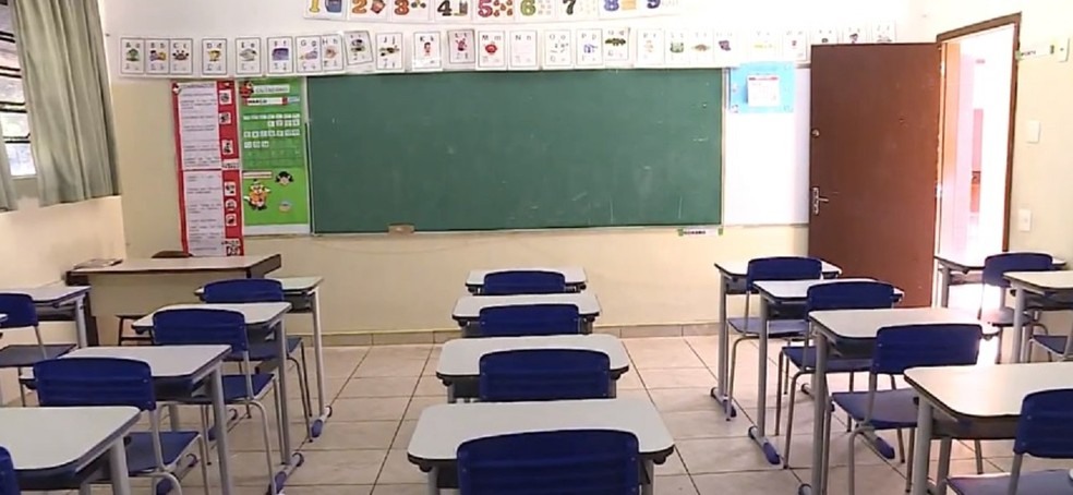 Salas de aula vazia em Belo Horizonte (MG), fechada em março por causa da pandemia. — Foto: TV Globo