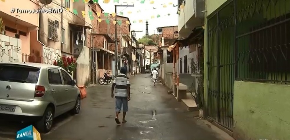 Caso ocorreu no bairro de SÃ£o GonÃ§alo do Retiro (Foto: ReproduÃ§Ã£o/ TV Bahia)