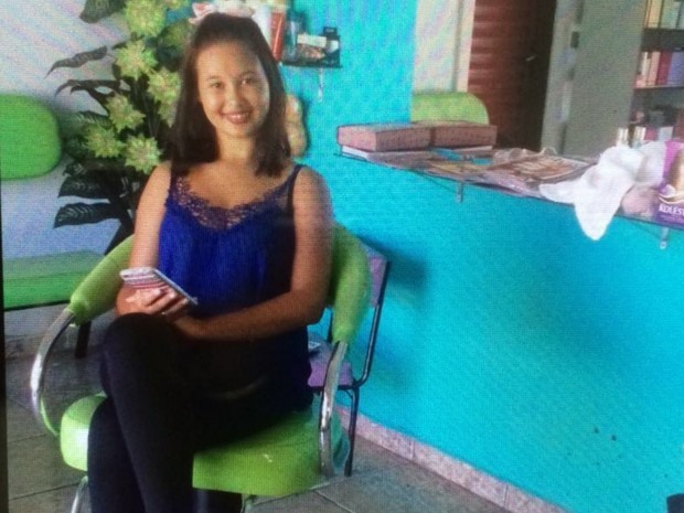 Adolescente Sarah Reis morreu ao tomar choque em poste, em Goiânia, Goiás (Foto: Reprodução/TV Anhanguera)