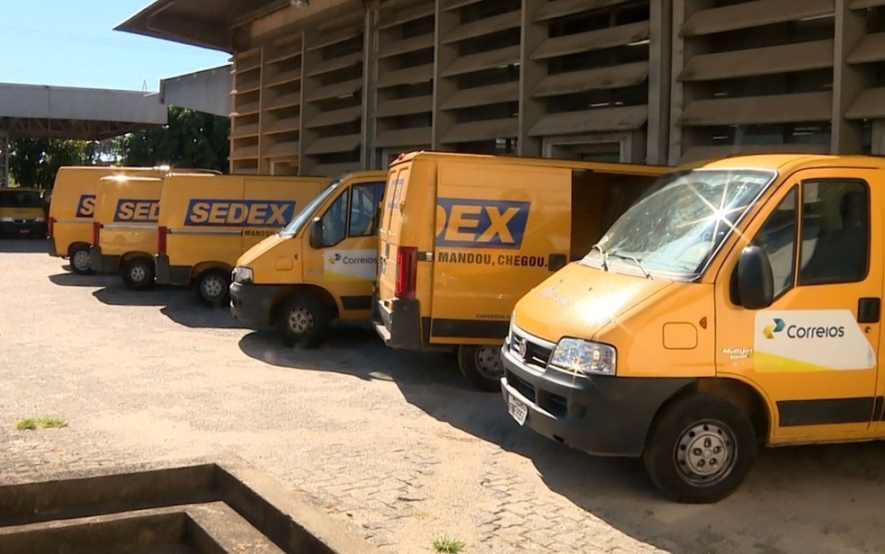 Carros que fazem entrega do Sedex dos Correios estacionadas no centro de distribuiÃ§Ã£o, em Campinas â?? Foto: ReproduÃ§Ã£o / EPTV