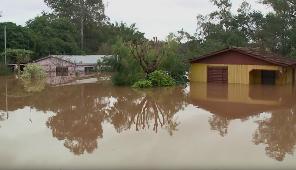 São Borja é uma das cidades atingidas por cheias no Rio Grande do Sul (Foto: Reprodução/RBS TV)