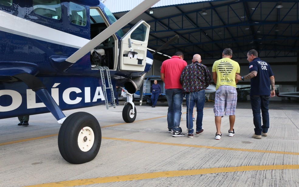 Sequestradores foram transferidos de São Paulo para Salvador (Foto: Alberto Maraux/SSP-BA)