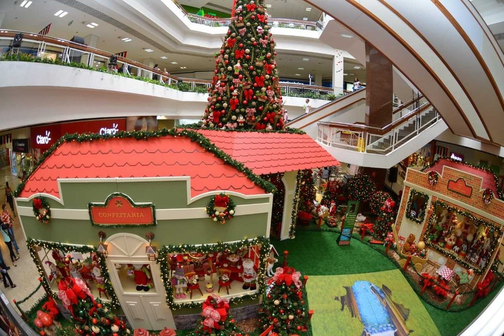 Shoppings já estão decorados para receber os clientes interessados em antecipar as compras de Natal (Foto: Divulgação/Shopping Piedade)