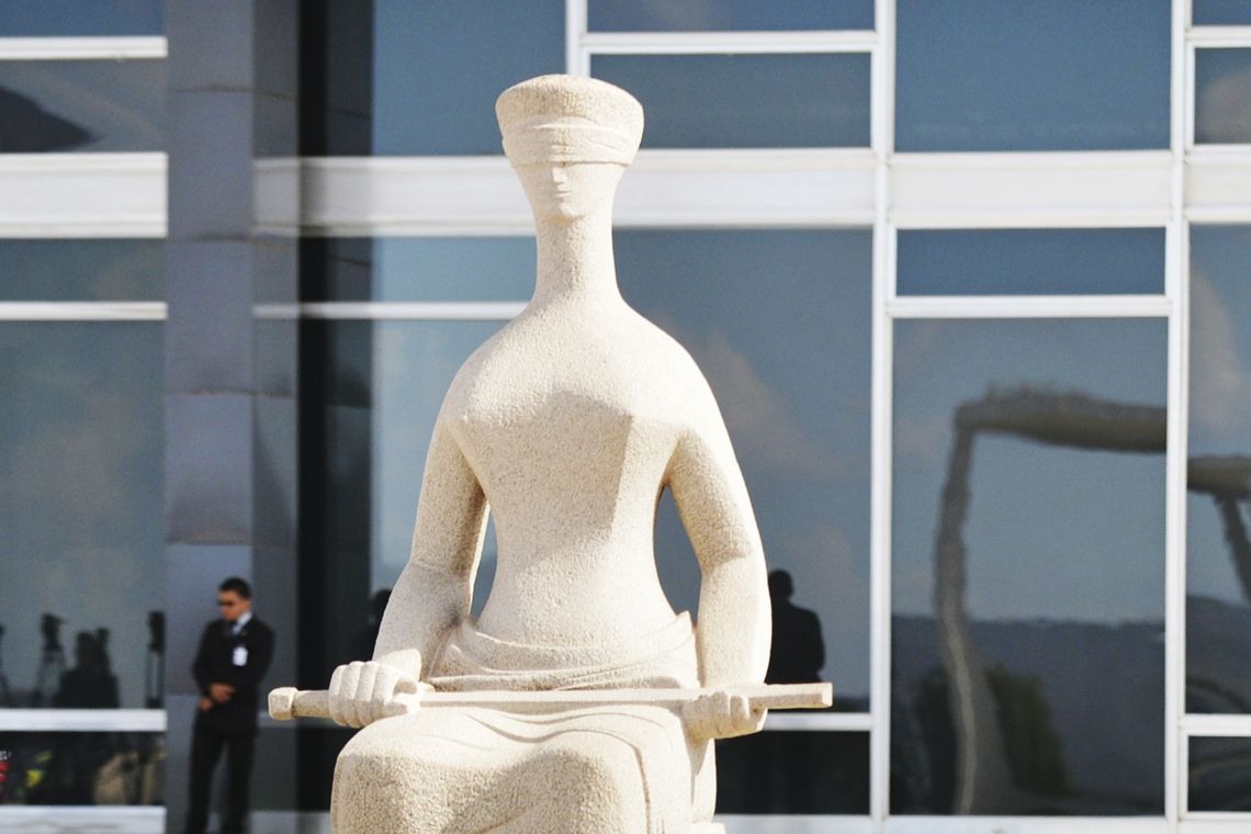 BrasÃ­lia - EstÃ¡tua da JustiÃ§a em frente ao Supremo Tribunal Federal STF (JosÃ© Cruz/AgÃªncia Brasil)