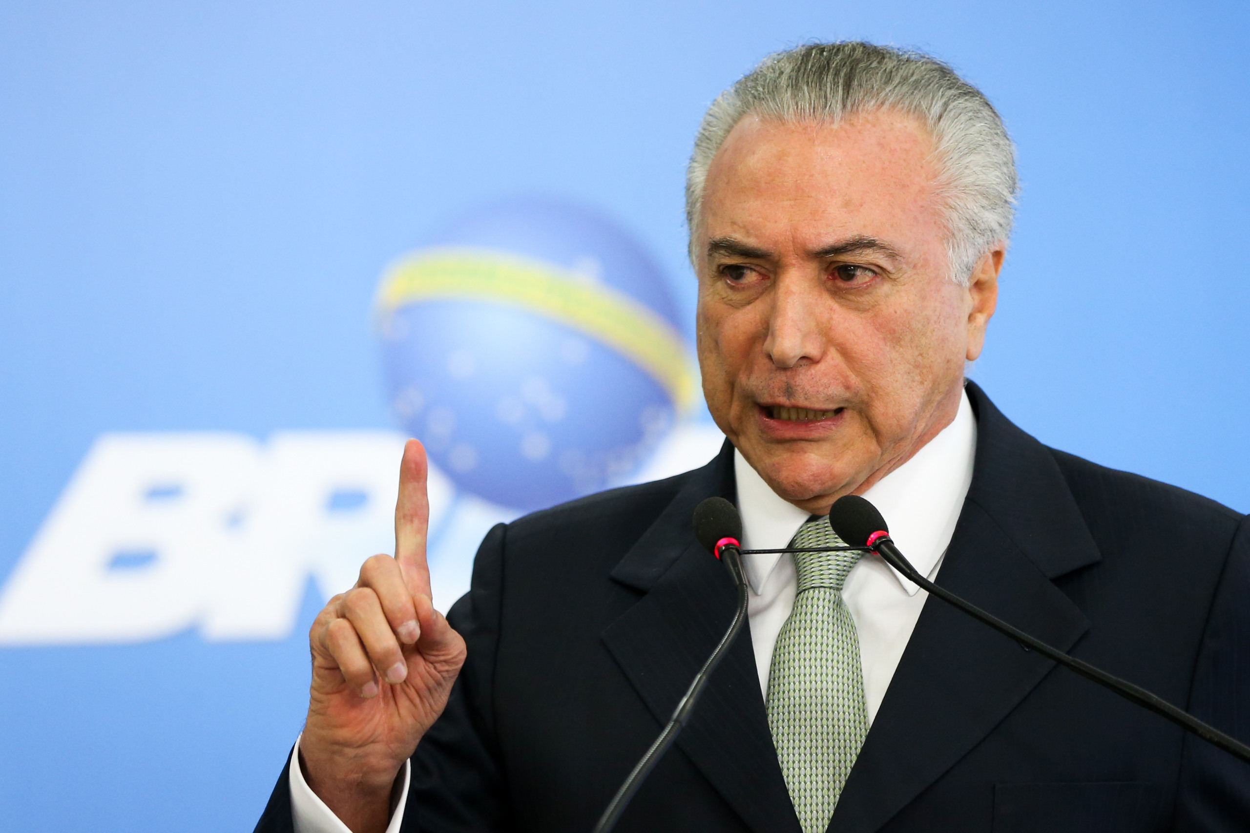 Resultado de imagem para Procuradoria quer Temer rÃ©u em caso da mala com R$ 500 mil a ex-assessor