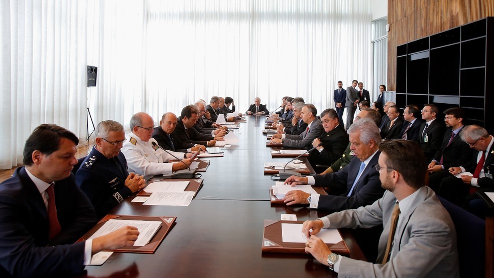 Temer comandou reunião com os conselhos para debater a intervenção na segurança do Rio  (Foto: Marcos Corrêa/PR)