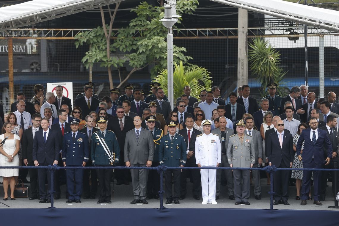 O governador Wilson Witzel participa da CerimÃ´nia de transmissÃ£o do Comando Geral da PMERJ ao coronel RogÃ©rio Figueiredo de Lacerda, ex-coordenador das Unidades de PolÃ­cia Pacificadora (UPPs). 