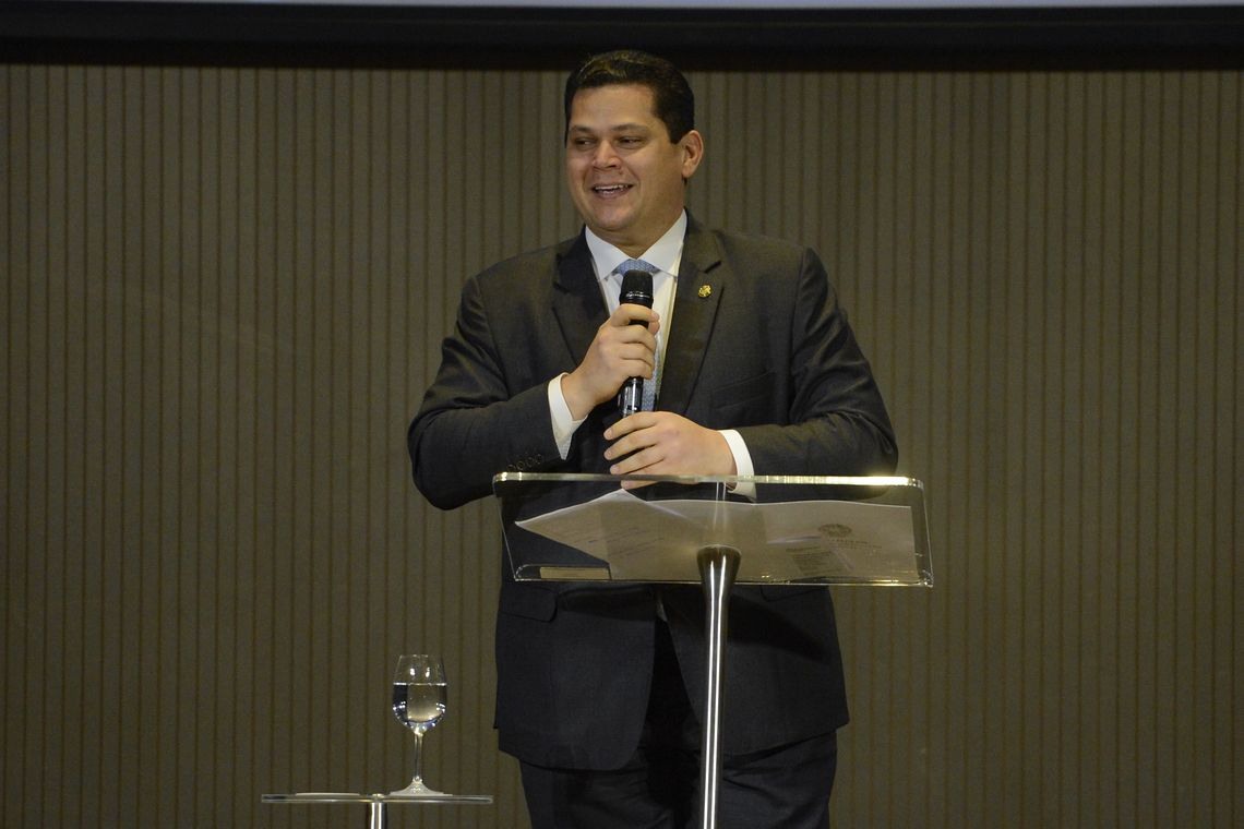 O presidente do Senado, Davi Alcolumbre, fala durante almoÃ§o de Encontro do Conselho Interdenominacional de Ministros EvangÃ©licos do Brasil.