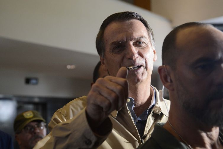 O candidato do PSL Ã  PresidÃªncia da RepÃºblica, Jair Bolsonaro, visita a sede da SuperintendÃªncia da PolÃ­cia Federal, no centro do Rio.