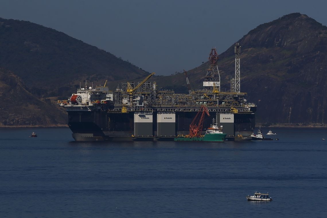 A Petrobras anunciou a chegada da plataforma de petrÃ³leo, P-67, ancorada na BaÃ­a de Guanabara, destinada ao Sistema de ProduÃ§Ã£o do Campo de Lula, no prÃ©-sal da Bacia de Santos.