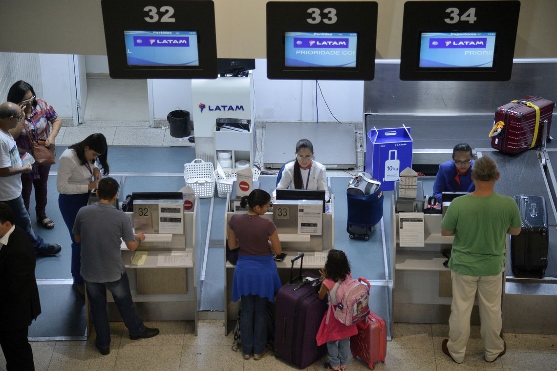 A ComissÃ£o de Defesa do Consumidor da OAB/RJ, o Procon Carioca e o Procon Estadual, participam da Blitz Nacional dos Aeroportos, no aeroporto Santos Dumont. 