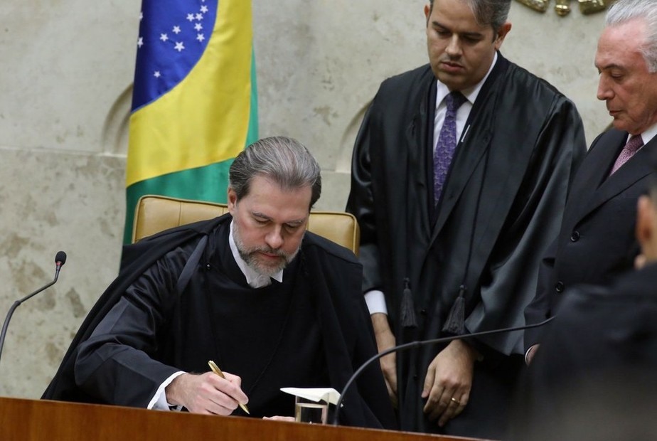 'NÃ£o somos mais nem menos que os outros poderes', diz Toffoli em discurso de posse como presidente do STF