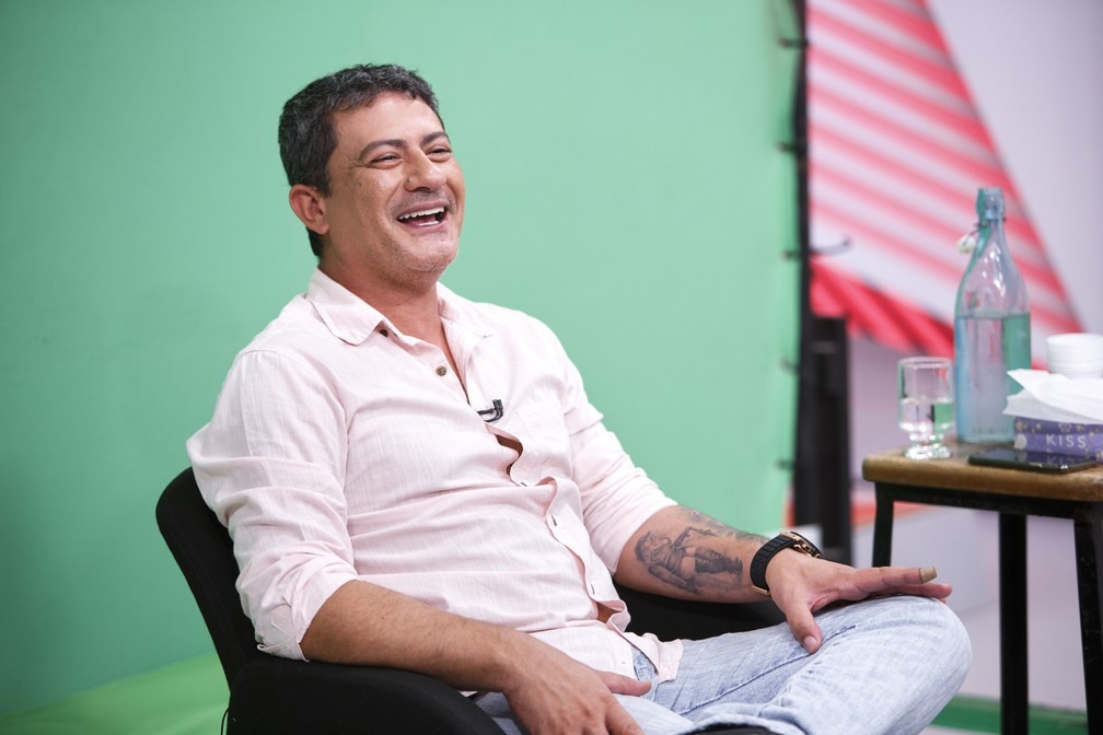 Tom Veiga em depoimento ao Memória Globo, 2019 — Foto: Fabrício Mota/Globo