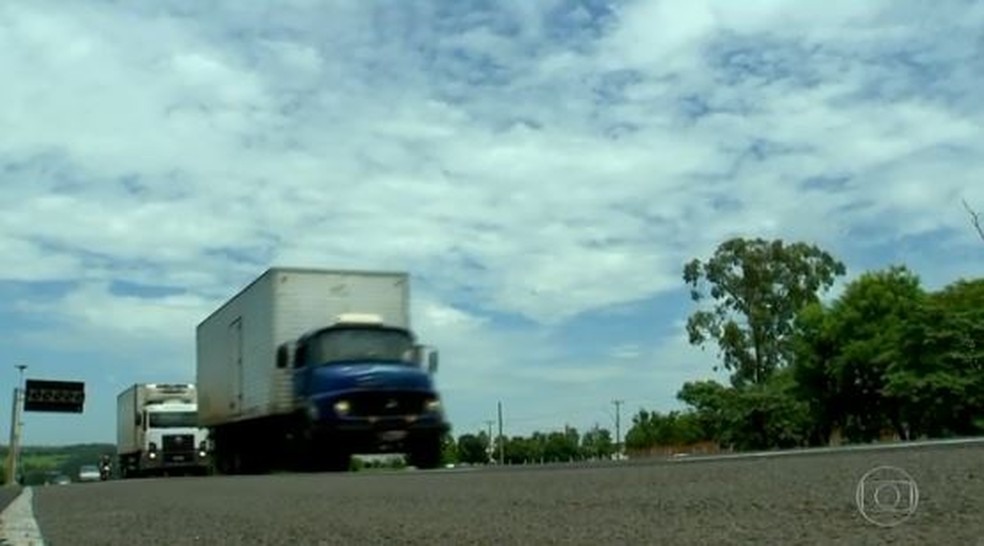 Setor de transportes foi o que teve maior influÃªncia no resultado positivo do setor de serviÃ§os em abril, diz IBGE. (Foto: ReproduÃ§Ã£o  TV Globo)