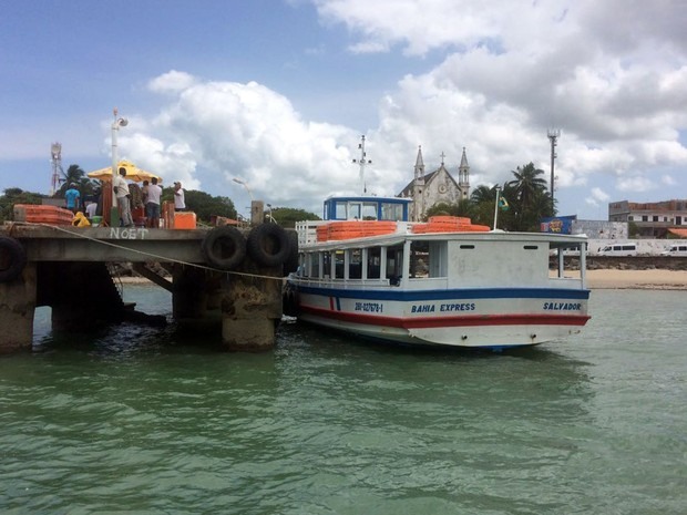 Resultado de imagem para Maré baixa causa nova suspensão da travessia Salvador - Mar Grande nesta terça-feira