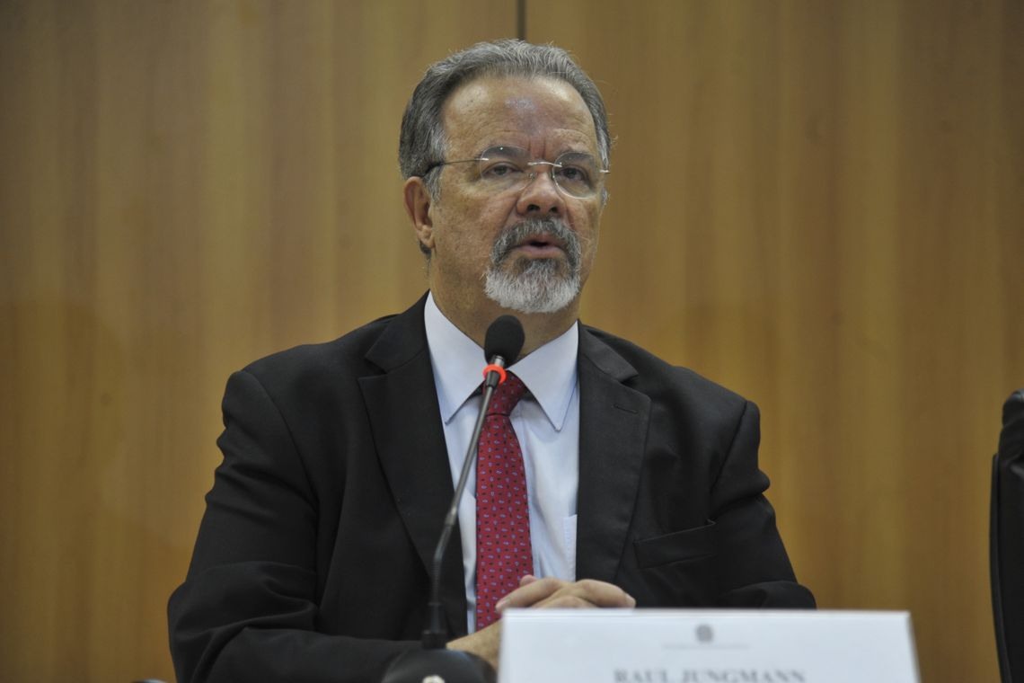 O ministro da SeguranÃ§a PÃºblica, Raul Jungmann, durante coletiva de imprensa apÃ³s reuniÃ£o com o futuro ministro da JustiÃ§a, juiz federal SÃ©rgio Moro.