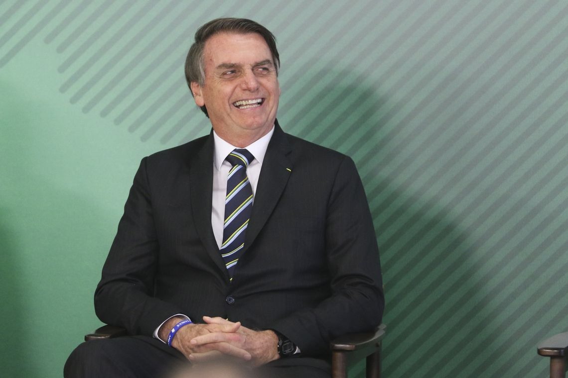 O presidente Jair Bolsonaro dÃ¡ posse ao novo ministro da EducaÃ§Ã£o, Abraham Weintraub, em cerimÃ´nia no PalÃ¡cio do Planalto.