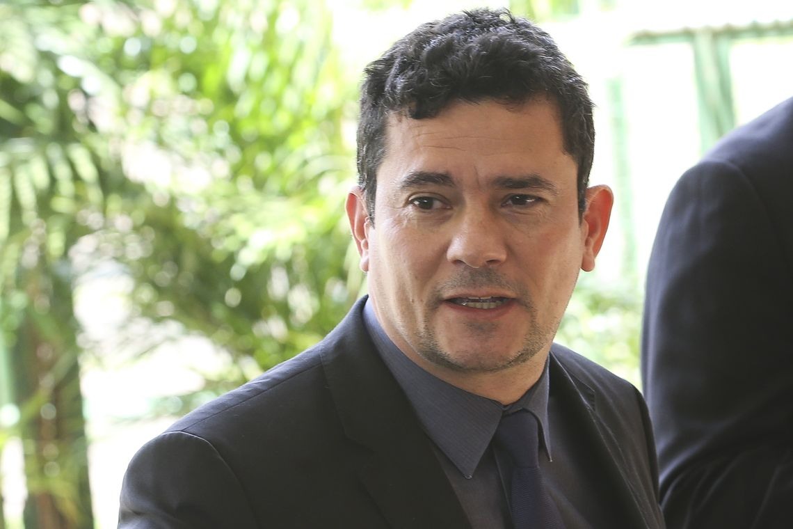 O coordenador do Grupo TÃ©cnico de JustiÃ§a, SeguranÃ§a e Combate Ã  CorrupÃ§Ã£o do Gabinete de TransiÃ§Ã£o Governamental, Sergio Moro, fala Ã  imprensa, no CCBB.