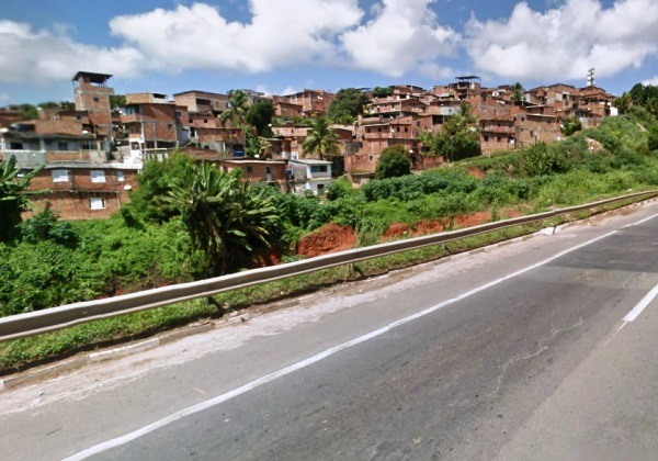 Imagem ilustrativa da BR-324, região próxima ao bairro da Valéria (Foto: Google Street View). 