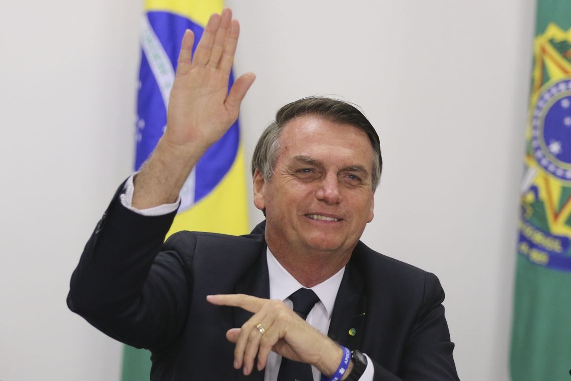 O presidente Jair Bolsonaro participa de videoconferÃªncia com escola atendida pelo programa Gesac.