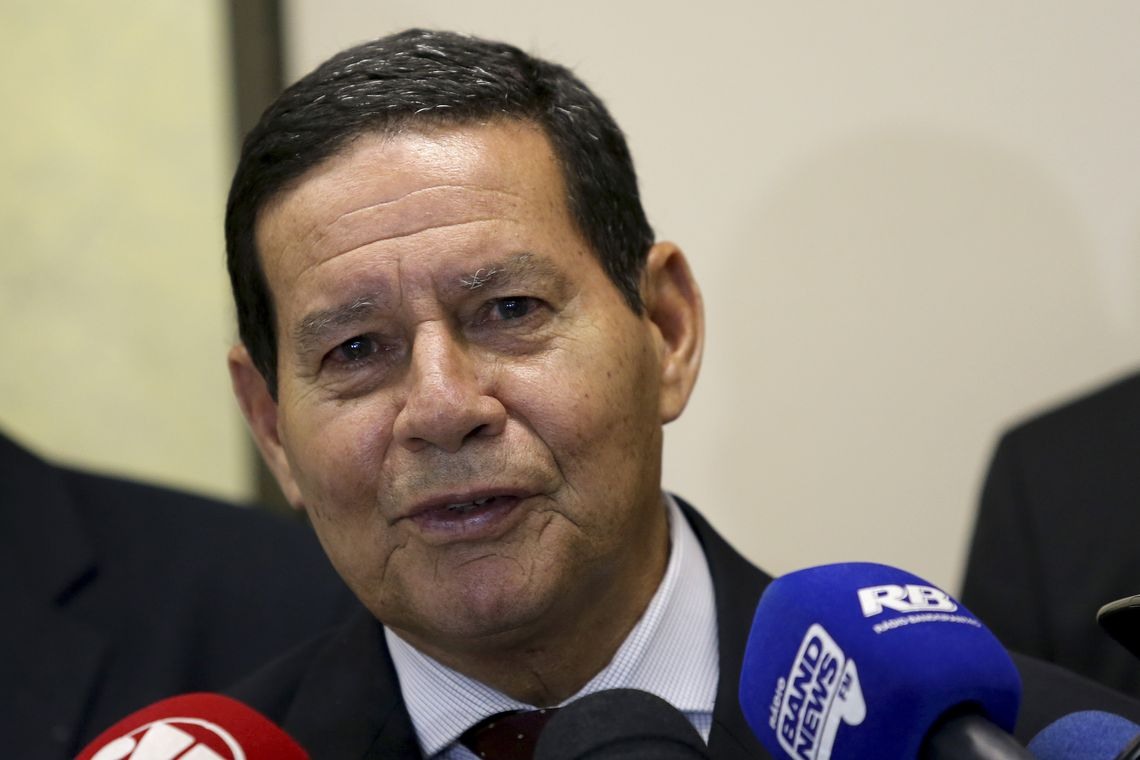 O vice-presidente da RepÃºblica, general Hamilton MourÃ£o, fala Ã  imprensa.