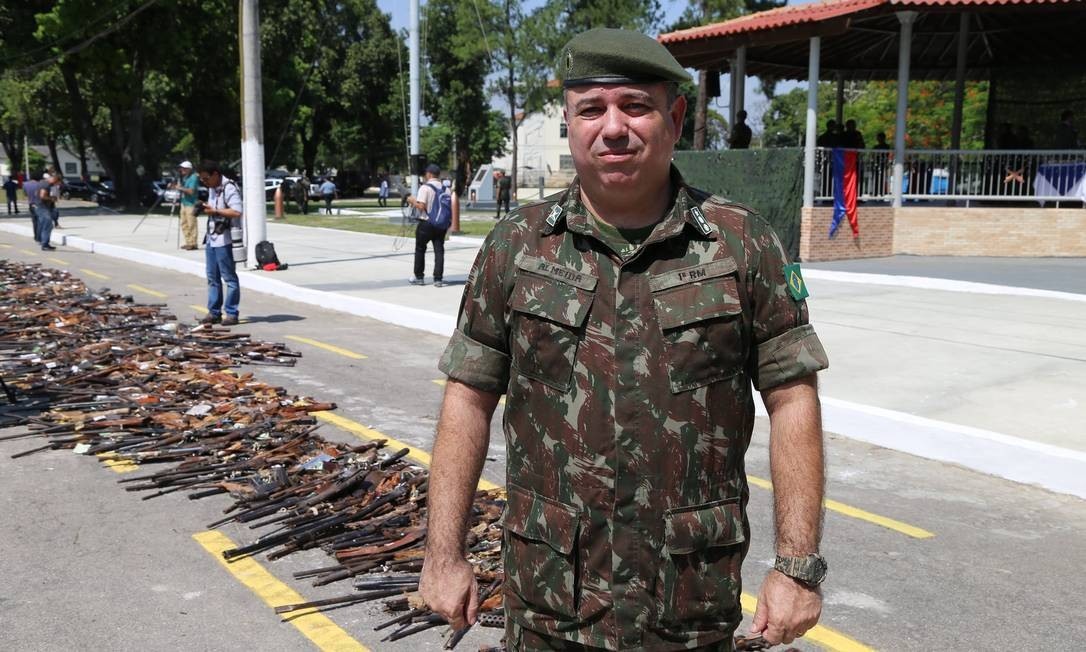 Tenente-coronel Alexandre de Almeida. O militar era a mais importante autoridade do setor no controle de armas que circulam no Rio de Janeiro e EspÃ­rito Santo Foto: Felipe Cavalcanti / DivulgaÃ§Ã£o / ExÃ©rcito