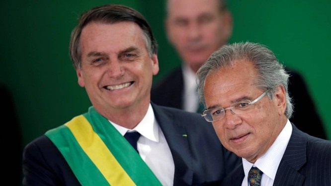 Presidente Jair Bolsonaro e o ministro da Economia, Paulo Guedes Foto: Ueslei Marcelino / REUTERS