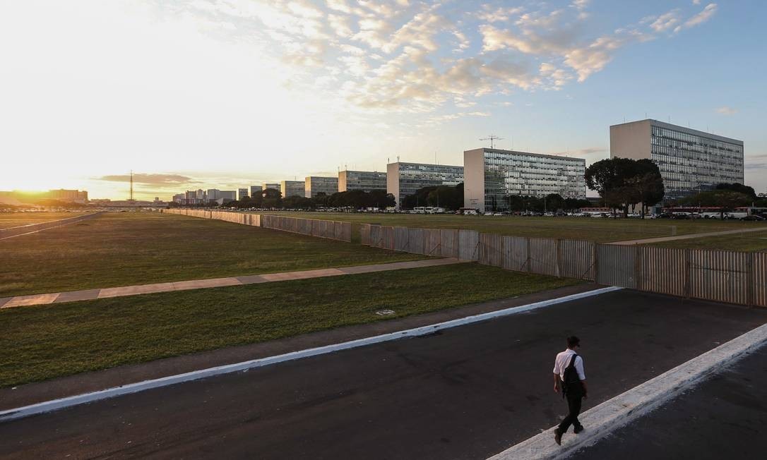 Esplanada dos MinistÃ©rios, em BrasÃ­lia 11/04/2016 - I Foto: AndrÃ© Coelho / AgÃªncia O Globo