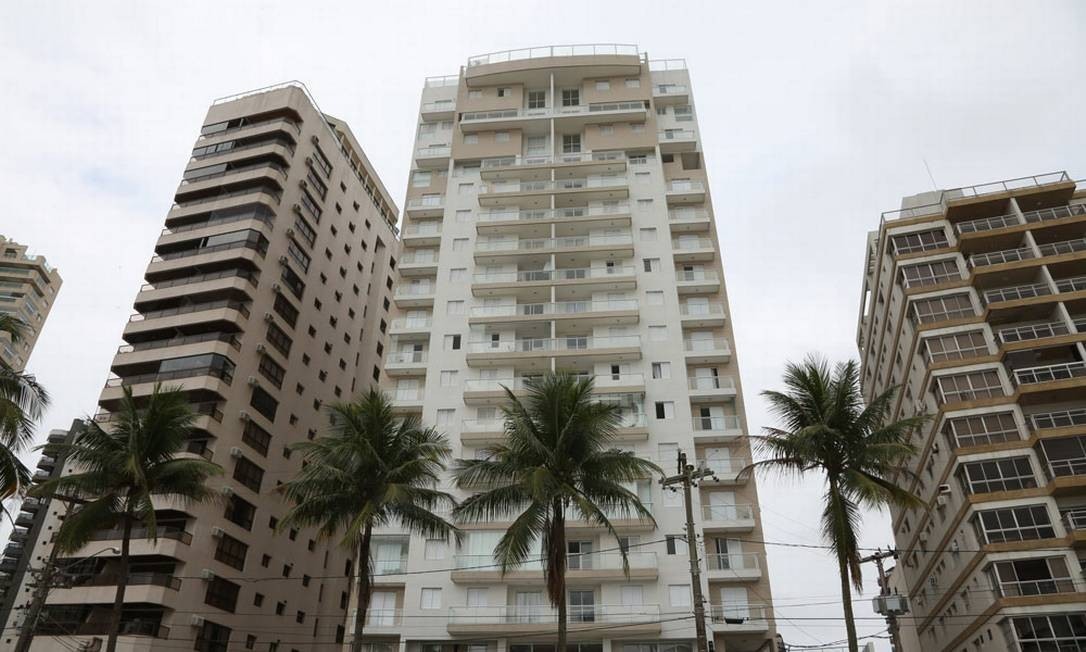 O prÃ©dio do triplex no GuarujÃ¡ Foto: Marcos Alves / AgÃªncia O Globo