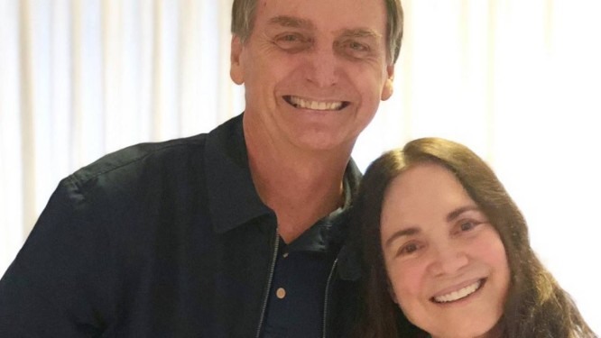 A atriz Regina Duarte visita Jair Bolsonaro Foto: ReproduÃ§Ã£o