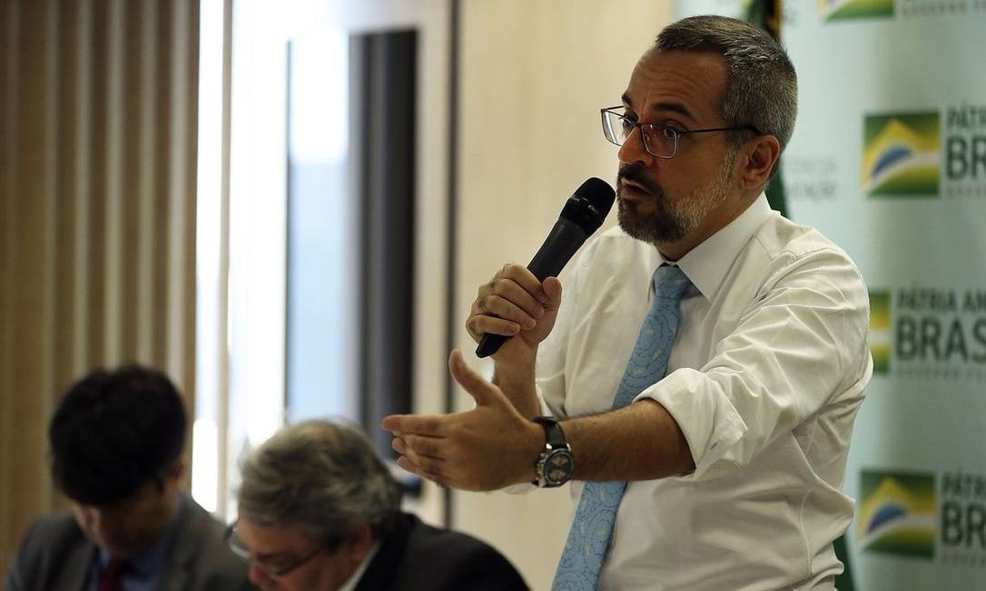 O ministro da EducaÃ§Ã£o, Abraham Weintraub, durante cafÃ© da manhÃ£ com jornalistas Foto: JosÃ© Cruz/AgÃªncia Brasil