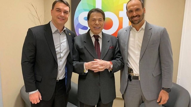 Armado, Eduardo Bolsonaro posa com Silvio Santos e o irmÃ£o, FlÃ¡vio