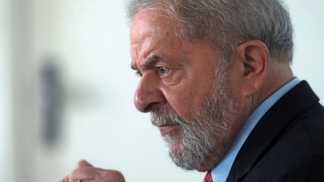 O ex-presidente Lula estÃ¡ preso na carceragem da PF em Curitiba Foto: Paulo Whitaker / Reuters