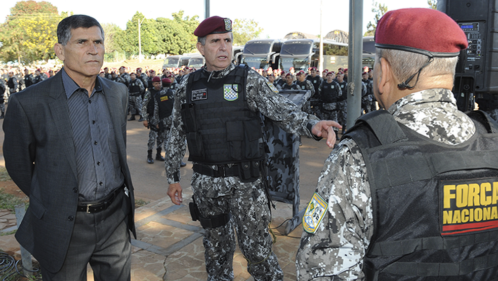 Comboio da Força Nacional reunido em Brasília antes de seguir para o Rio de Janeiro (Foto: Divulgação/Ministério da Justiça)