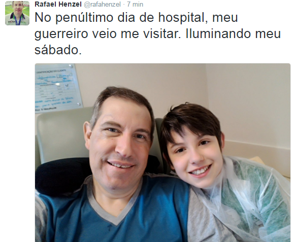 Rafael Henzel postou foto com o filho em Chapecó  (Foto: Twitter/Reprodução )